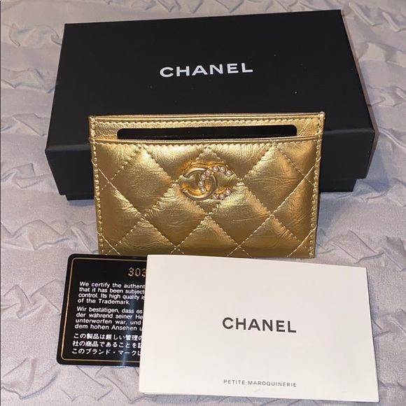 100% Authentic Chanel Pearl CC Card Holder - Picture 6 of 6